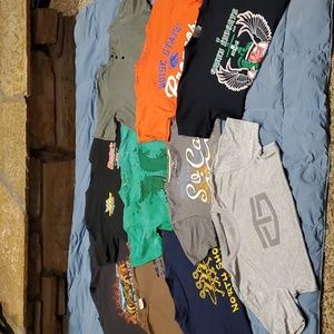 💥Men's T-shirt Bundle sz M 10 t-shirts Lot Hawaii Racing Mustang Surf Broncos